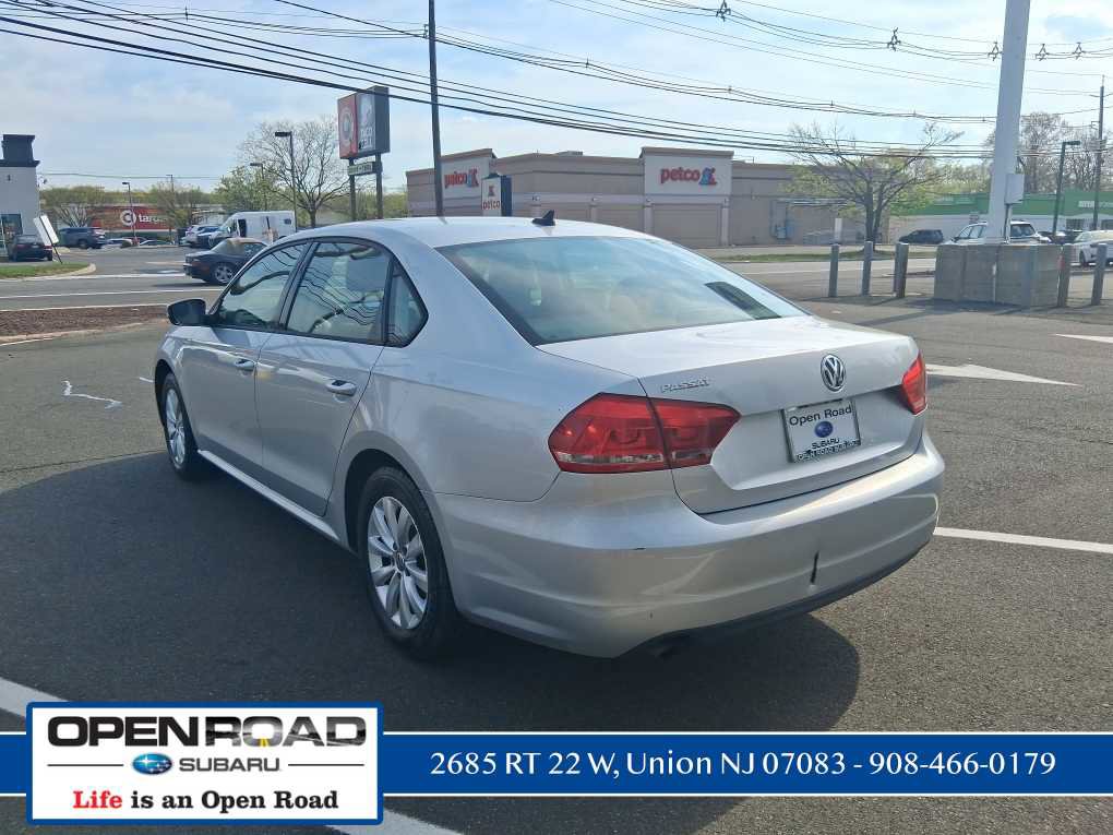 Used 2013 Volkswagen Passat Wolfsburg Edition image 5