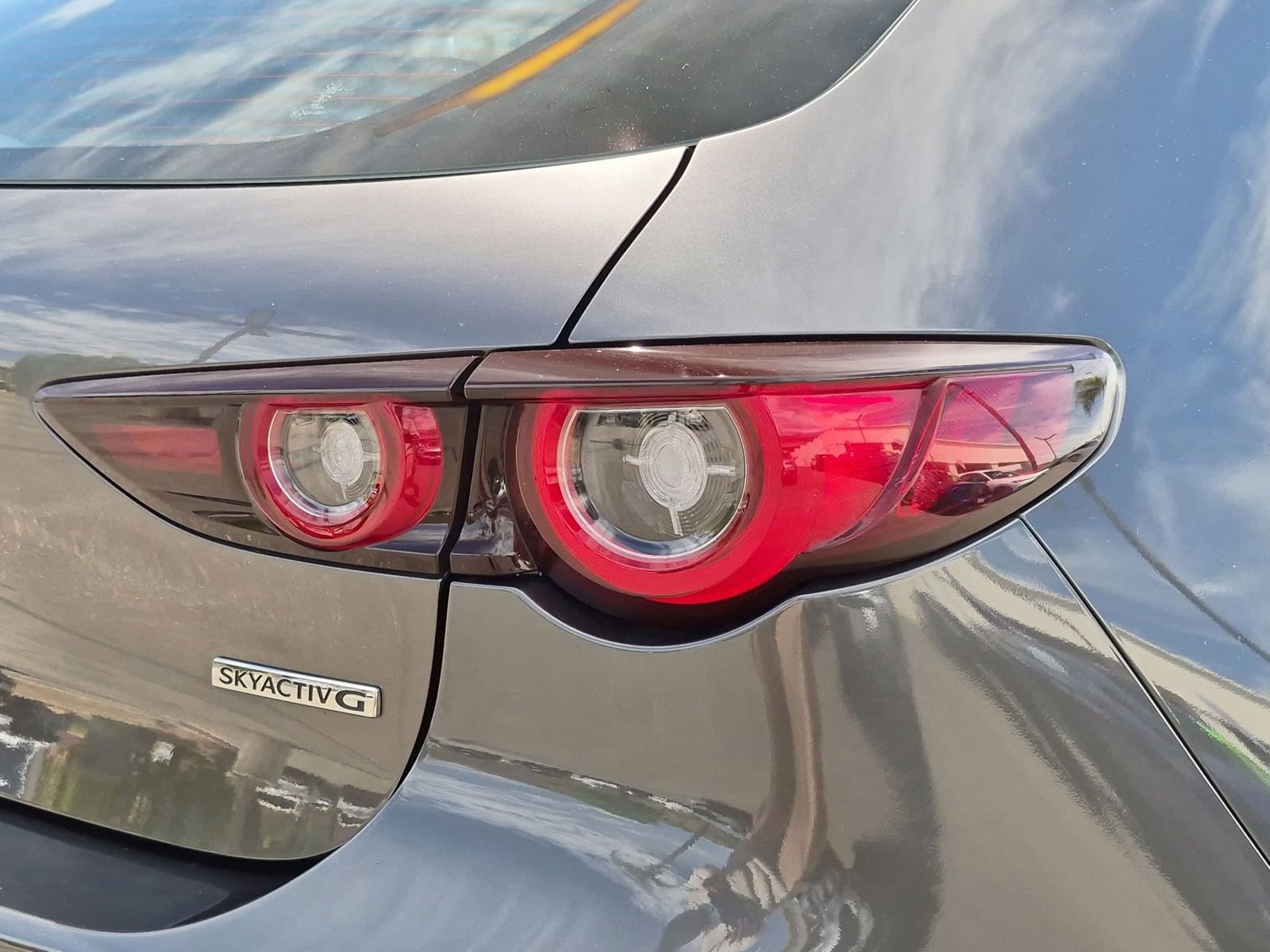 Used 2023 MAZDA MAZDA3 s FWD image 11