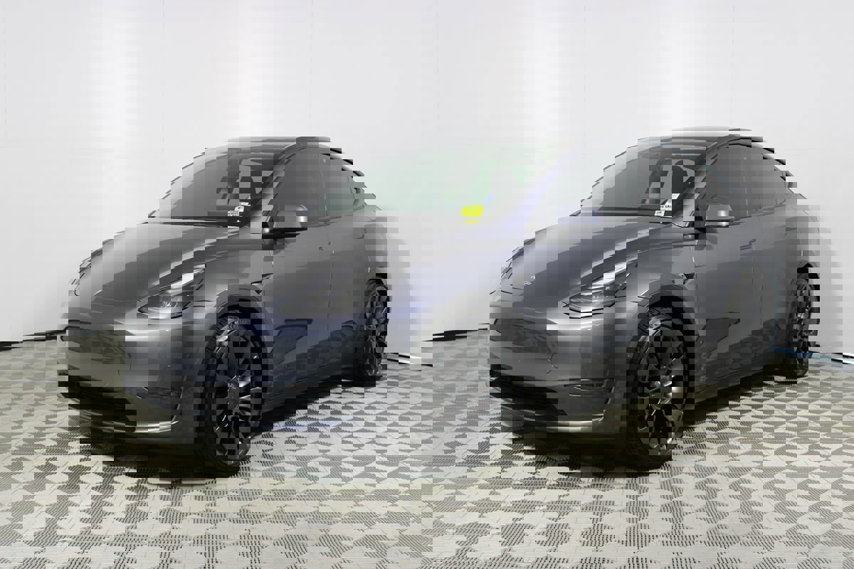 Used 2022 Tesla Model Y Performance image 3