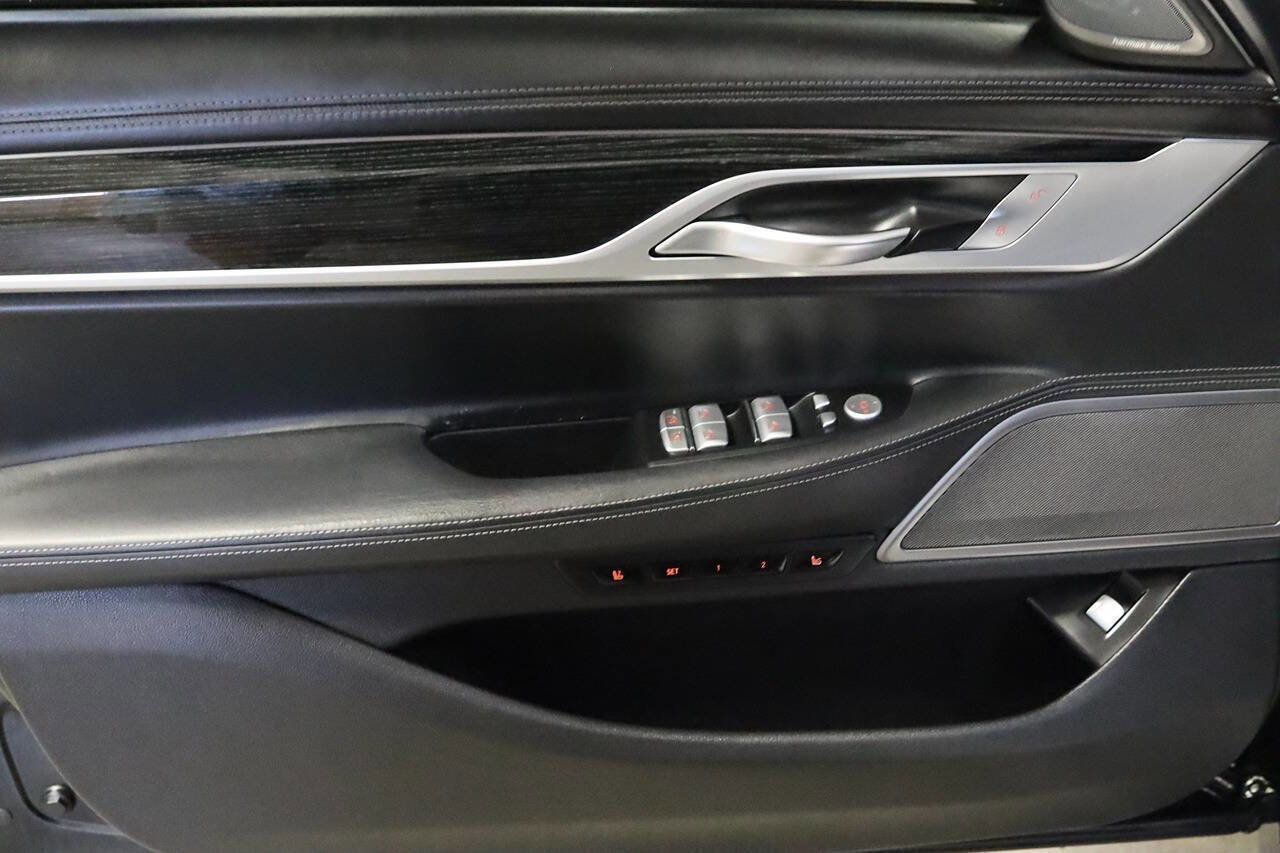 Used 2019 BMW 750i xDrive image 24