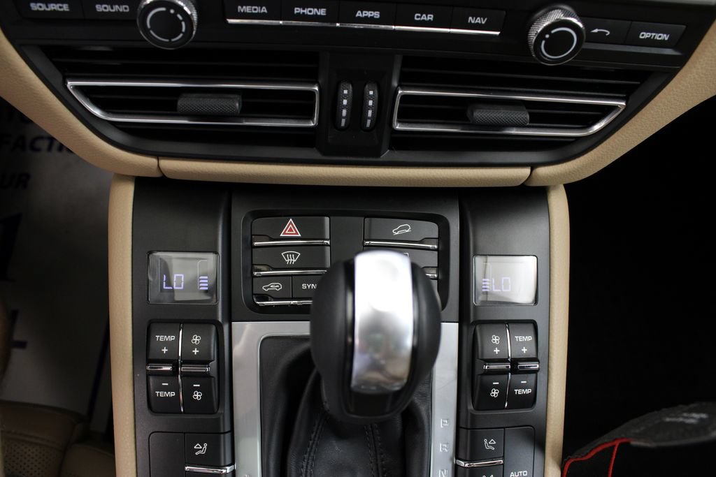 Used 2021 Porsche Macan S AWD/4WD image 31