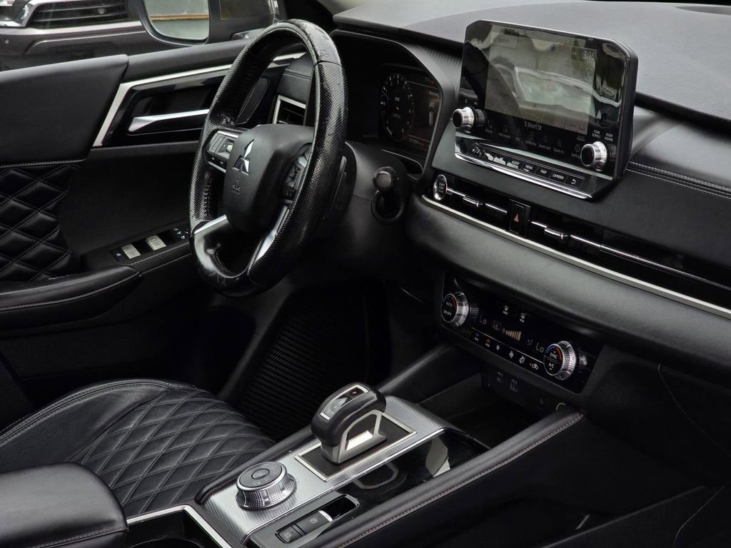 Used 2022 Mitsubishi Outlander SEL FWD image 32