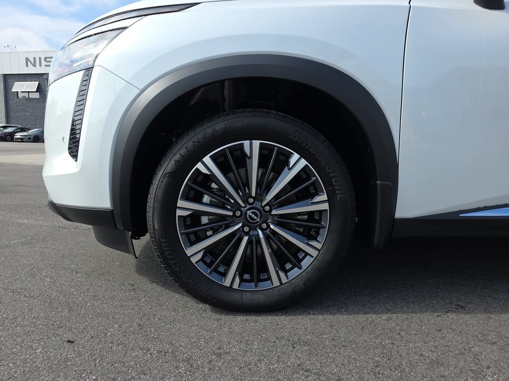 New 2026 Nissan Pathfinder Platinum FWD image 13