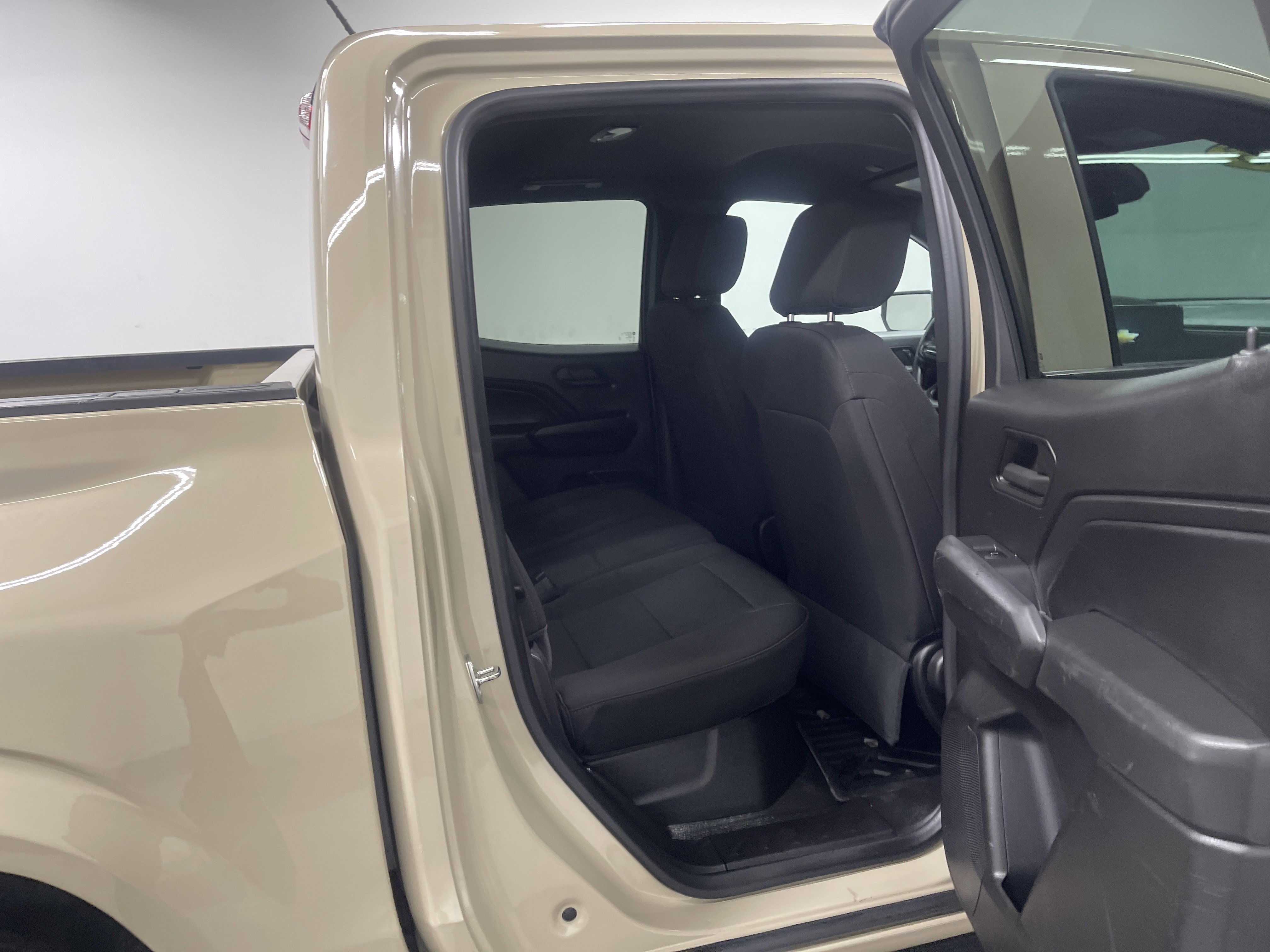 Used 2023 Chevrolet Colorado W/T image 19