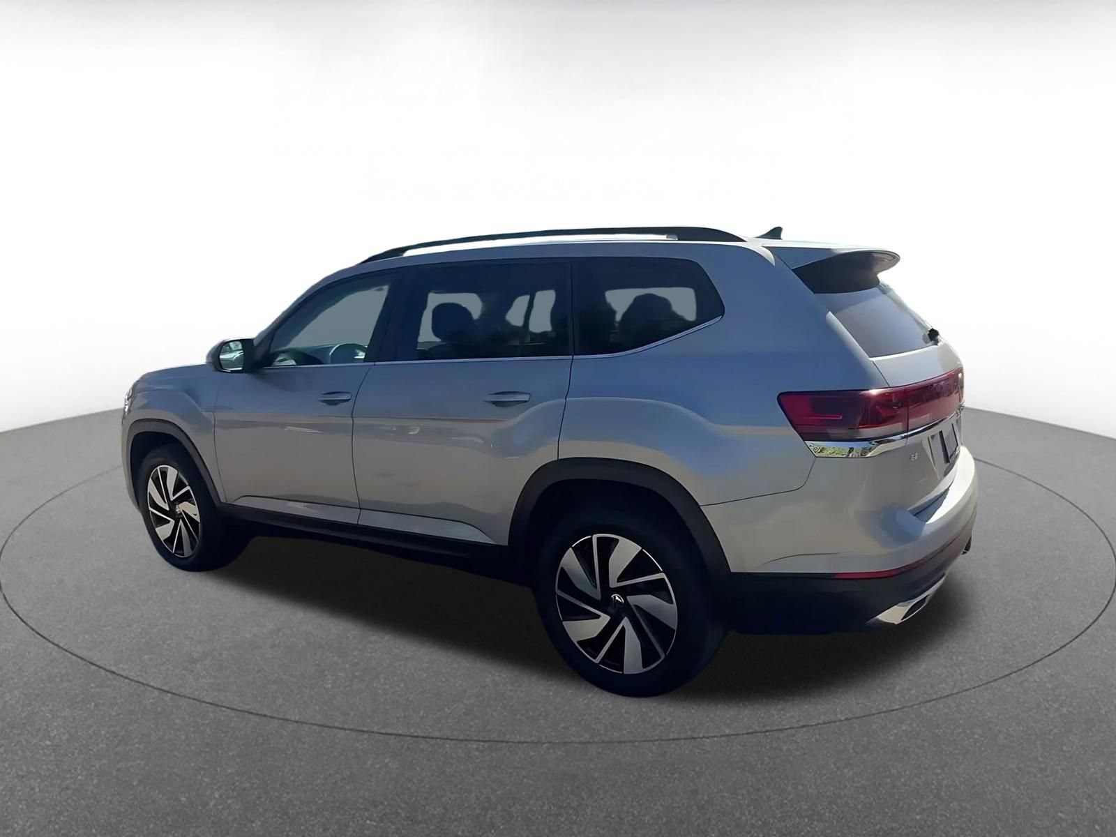 Used 2026 Volkswagen Atlas SE FWD image 8