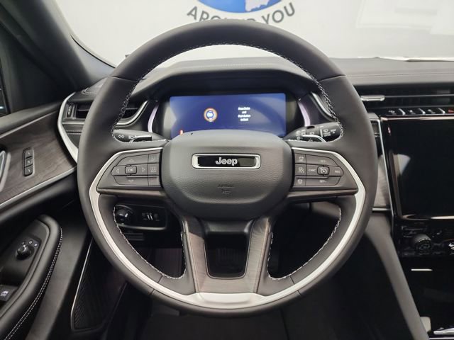 New 2025 Jeep Grand Cherokee Limited w/ Luxury Tech Group II image 20