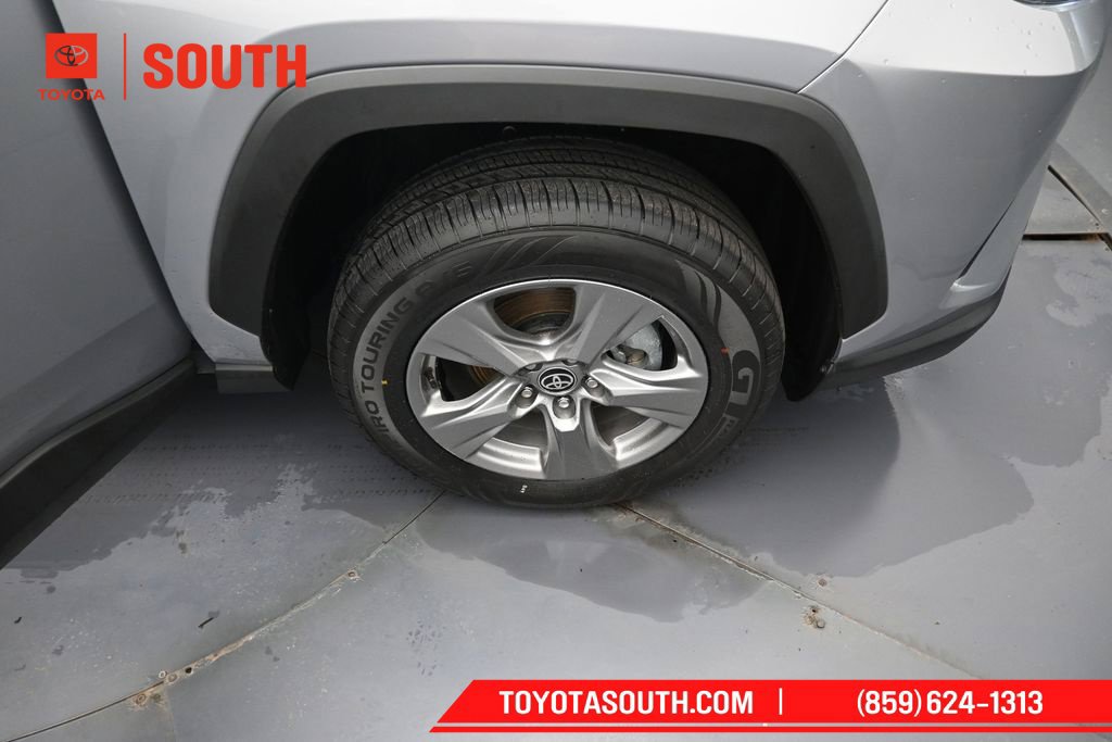 Used 2024 Toyota RAV4 XLE AWD/4WD image 31