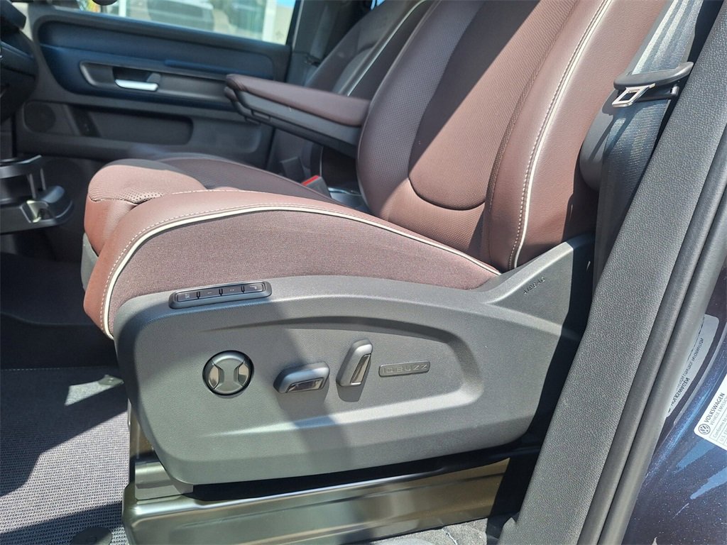 New 2025 Volkswagen ID. Buzz Pro S Plus image 10