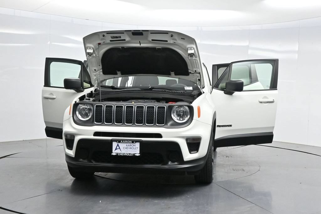 Used 2023 Jeep Renegade Latitude AWD/4WD image 42