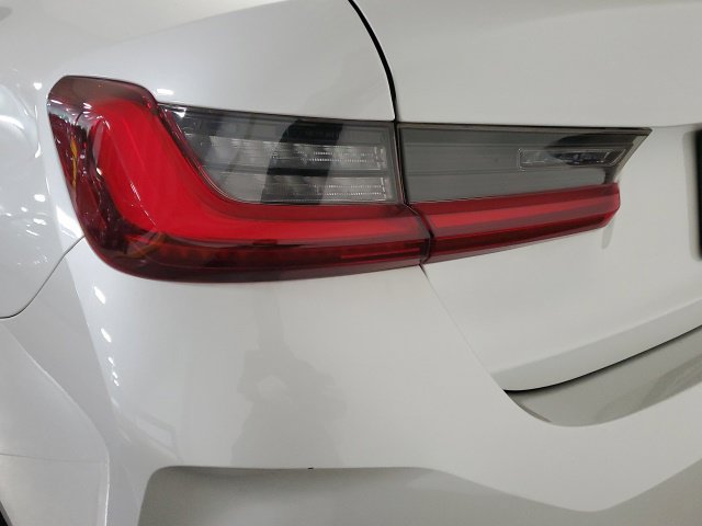 Used 2024 BMW 330i xDrive Sedan w/ Convenience Package AWD/4WD image 32
