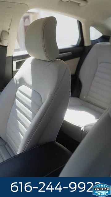Used 2018 Ford Fusion S image 5