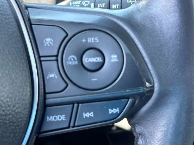 Certified 2023 Toyota Corolla Cross LE w/ Moonroof Package AWD/4WD image 19