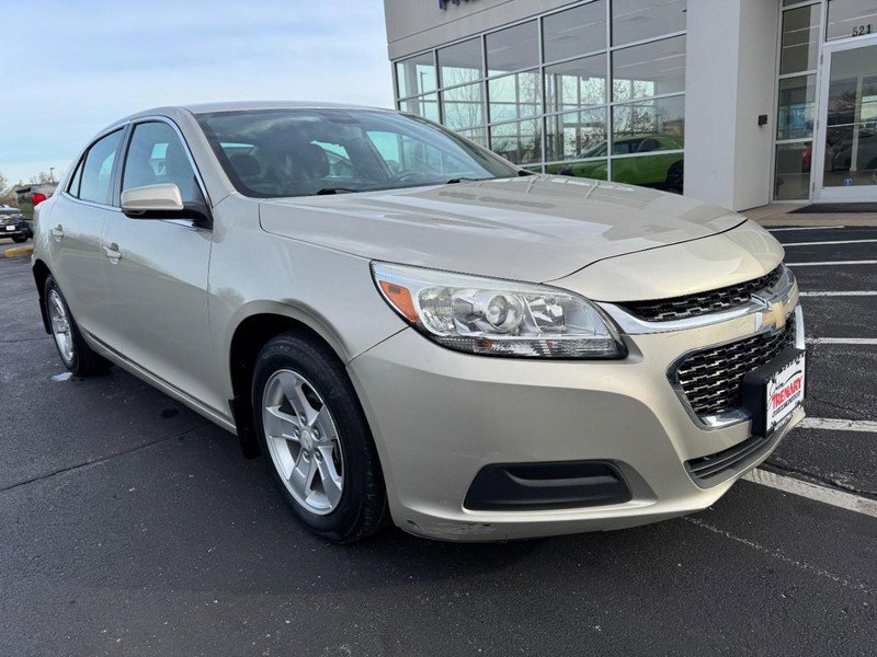 Used 2014 Chevrolet Malibu LT image 2