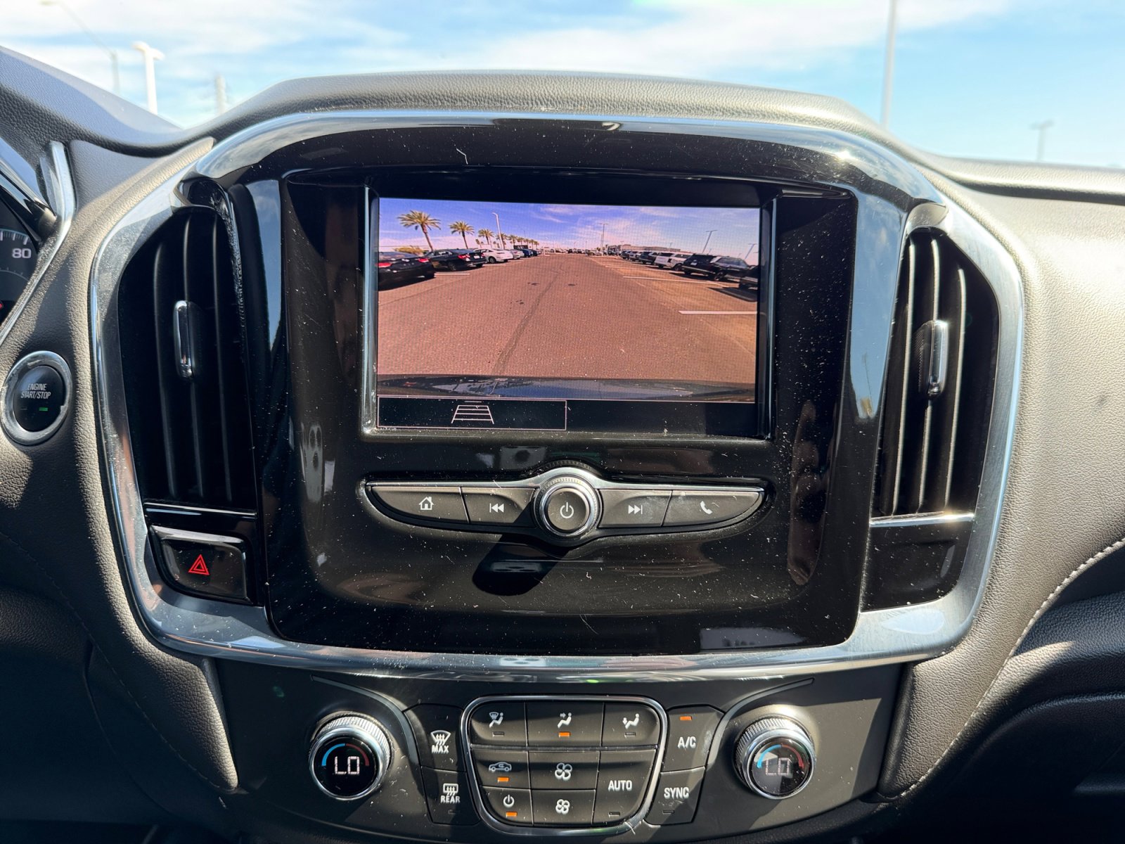 Used 2023 Chevrolet Traverse LT image 24