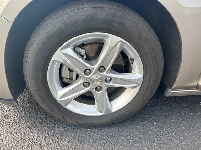 Used 2023 Chevrolet Malibu LT image 30