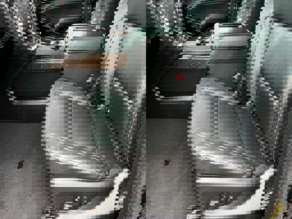 Used 2019 Chevrolet Suburban LT image 11