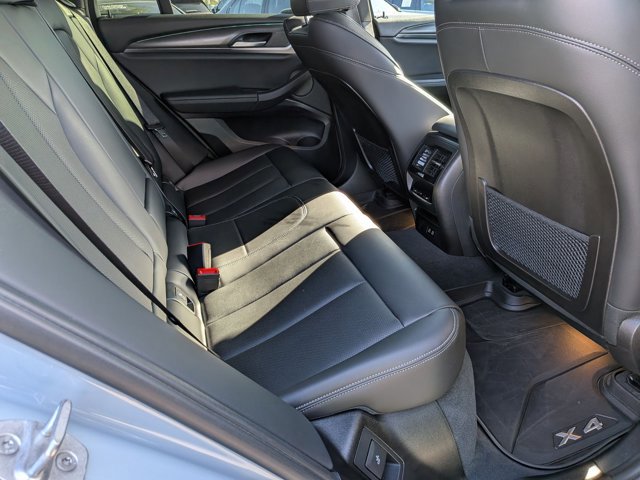 Used 2023 BMW X4 xDrive30i w/ M Sport Package AWD/4WD image 23