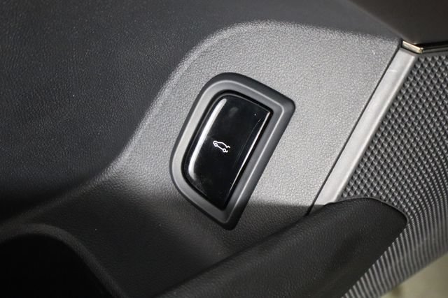 Used 2024 Cadillac Lyriq Tech AWD/4WD image 20