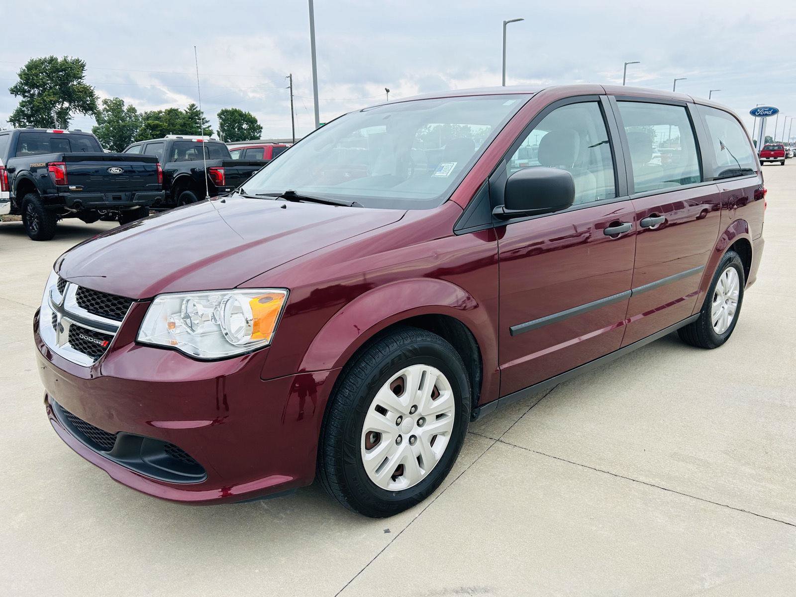 Used 2016 Dodge Grand Caravan American Value Package w/ UConnect Hands-Free Group FWD image 26