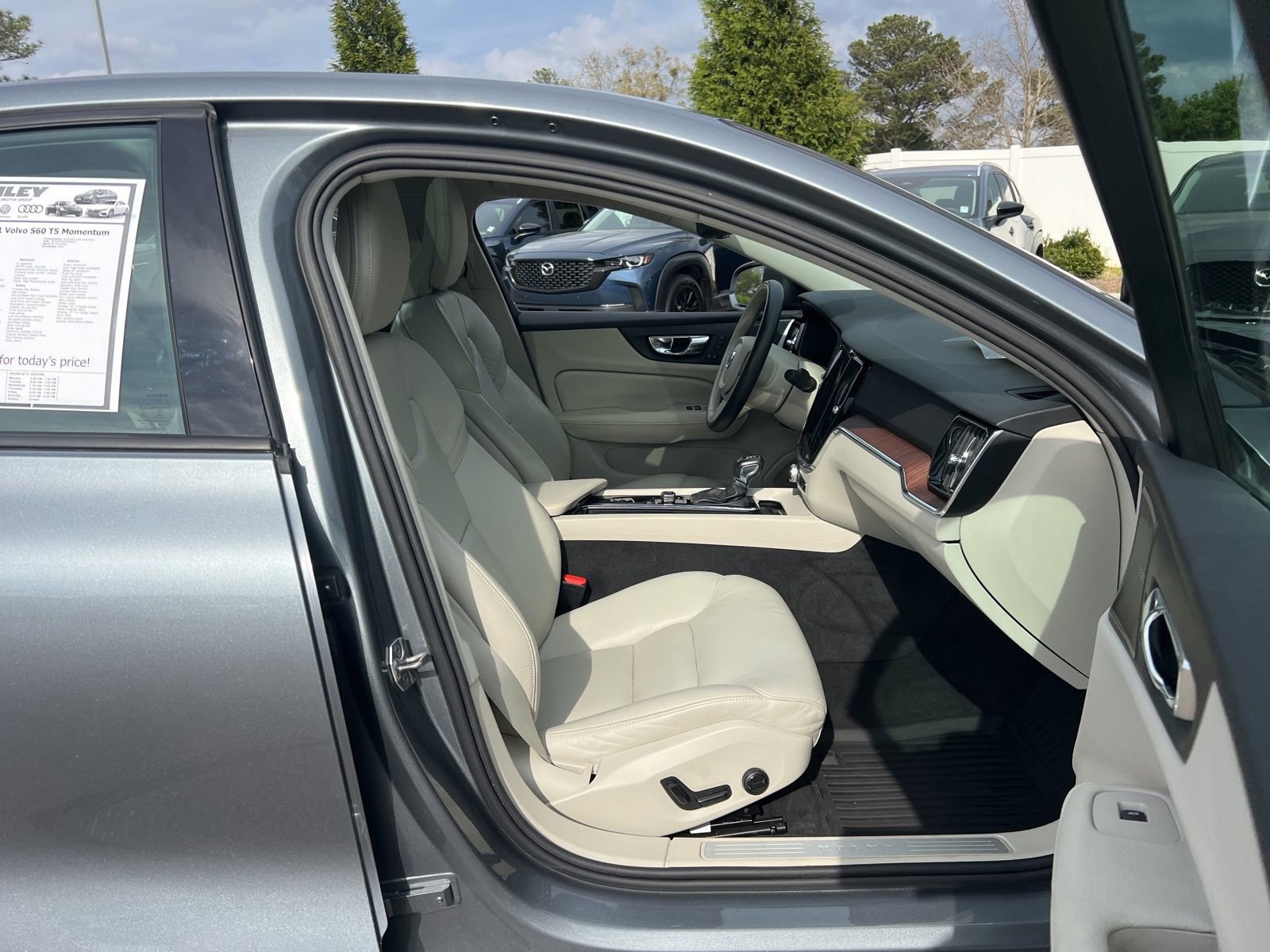 Used 2021 Volvo S60 T5 Momentum w/ Protection Package Premier image 34