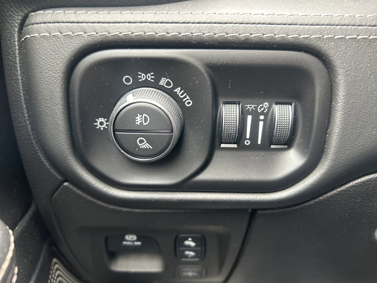 Used 2019 RAM 1500 Limited image 24