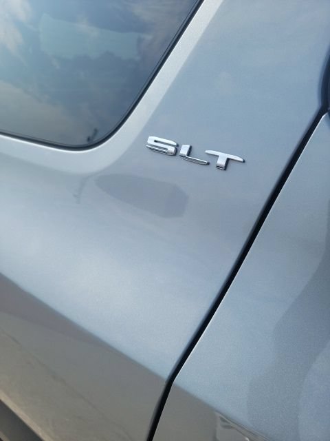 Used 2023 GMC Acadia SLT w/ Technology Package AWD/4WD image 7