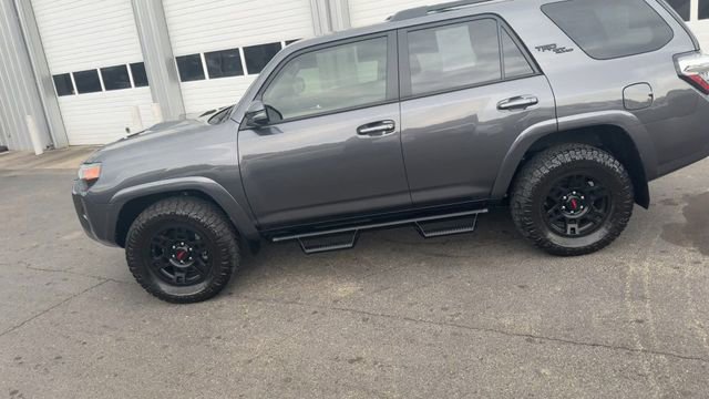 Used 2023 Toyota 4Runner TRD Off-Road Premium w/ Moonroof Package AWD/4WD image 10