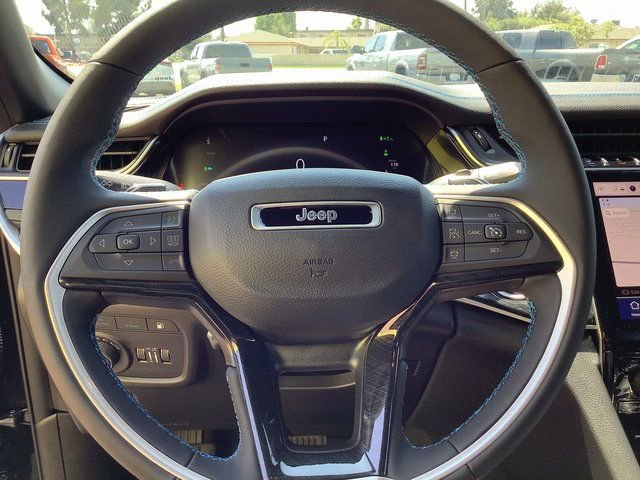 New 2023 Jeep Grand Cherokee Trailhawk w/ Luxury Tech Group III AWD/4WD image 11