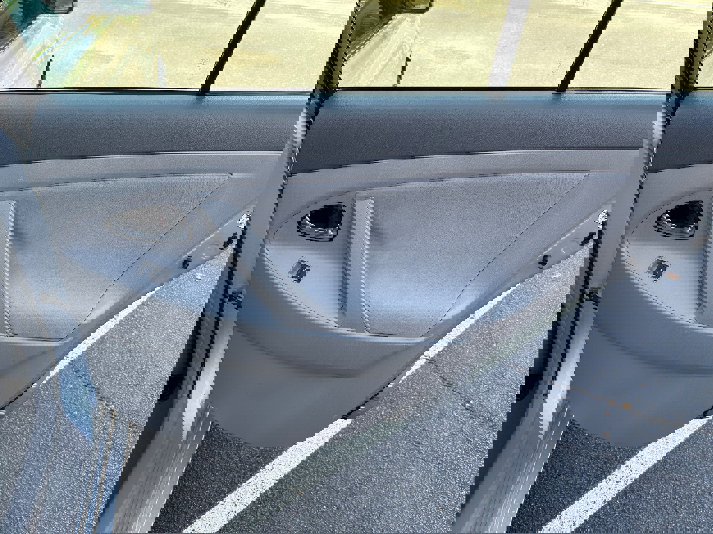 Used 2011 Toyota Camry LE image 17