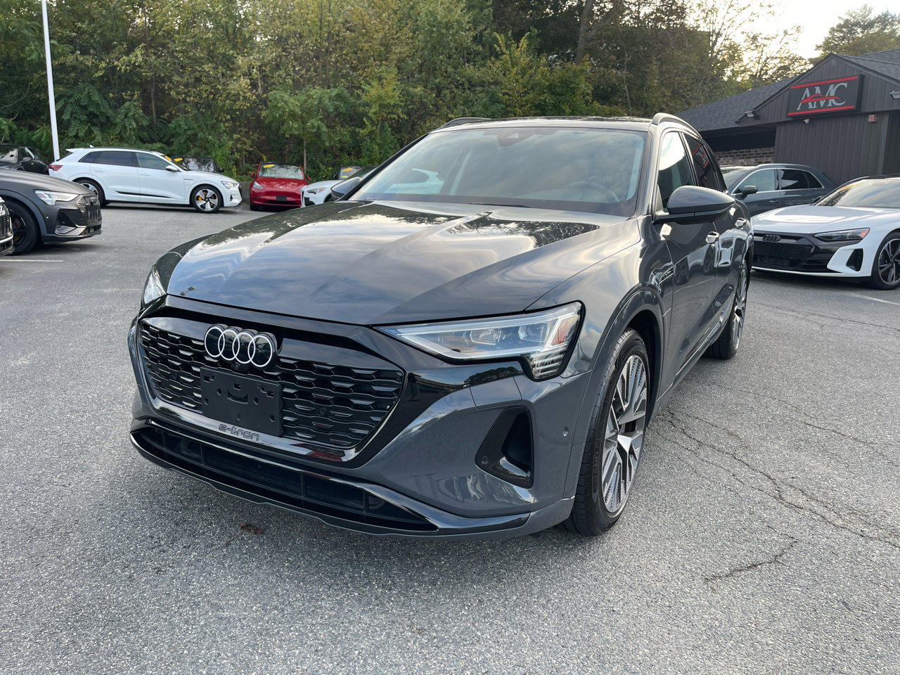 Used 2024 Audi Q8 e-tron Premium Plus w/ Premium Plus Package image 7