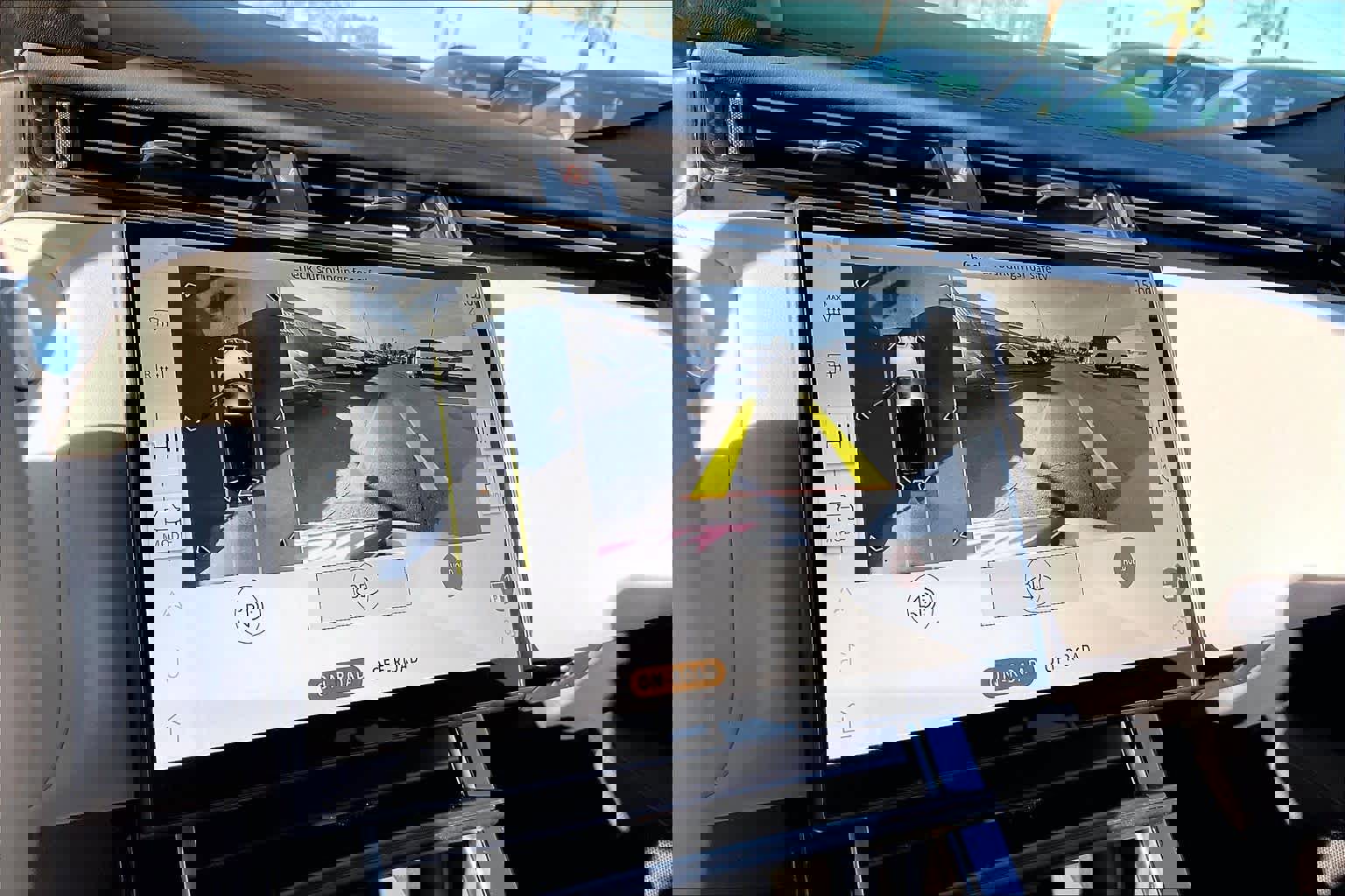 New 2026 Land Rover Range Rover Velar Dynamic SE image 20