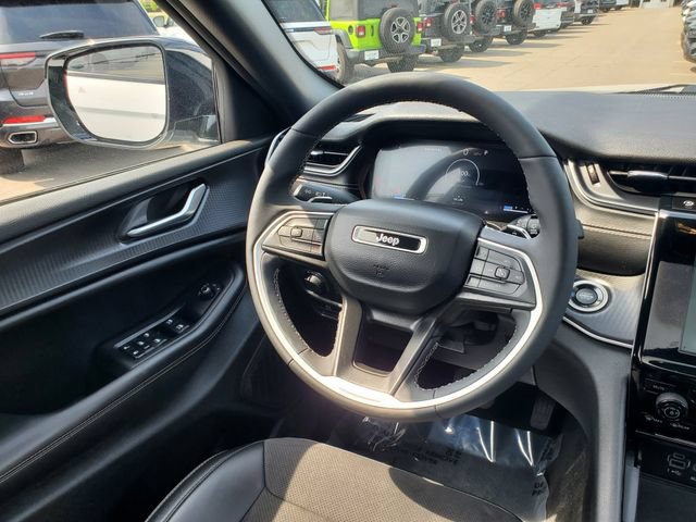 Certified 2023 Jeep Grand Cherokee Altitude AWD/4WD image 8
