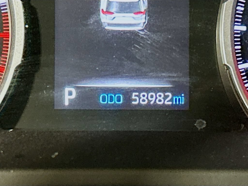 Used 2022 Toyota RAV4 XLE Premium FWD image 10