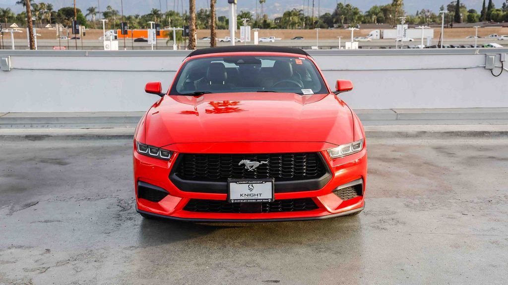 Used 2024 Ford Mustang Convertible RWD image 3