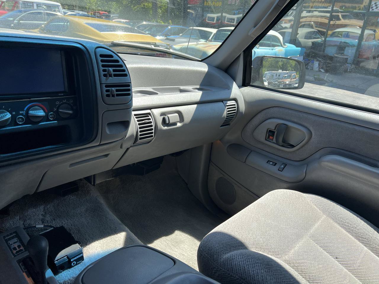 Used 1995 Chevrolet Suburban 4WD image 10