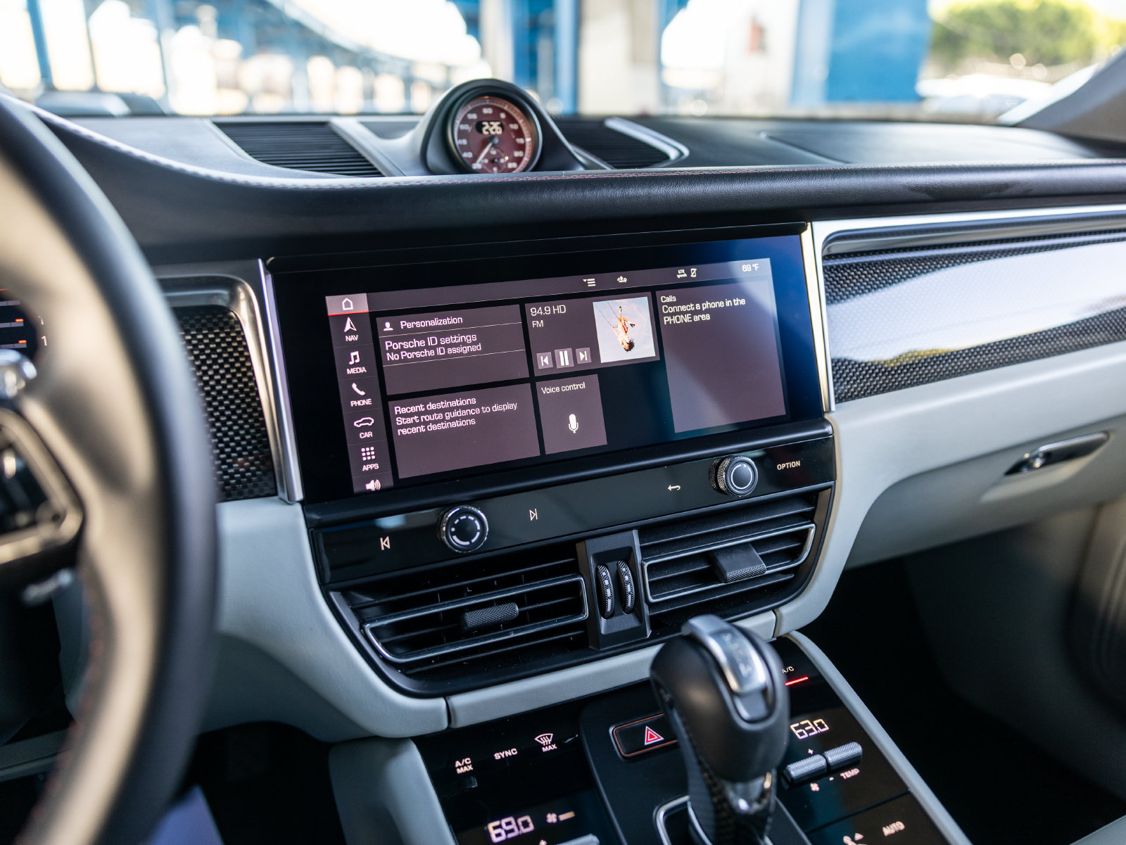 Certified 2024 Porsche Macan GTS AWD/4WD image 30