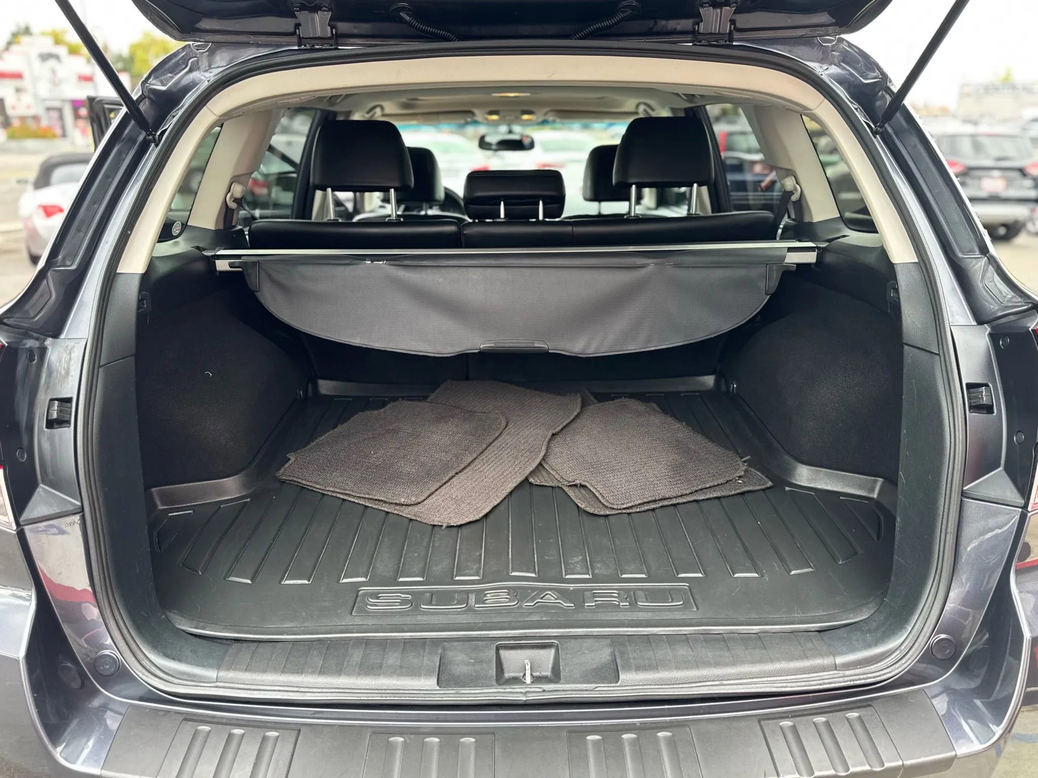 Used 2010 Subaru Outback 2.5i Limited image 18