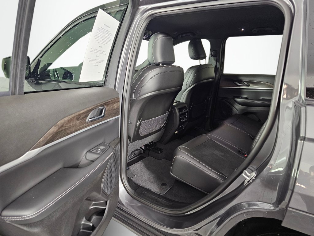 New 2026 Jeep Grand Cherokee Altitude AWD/4WD image 34
