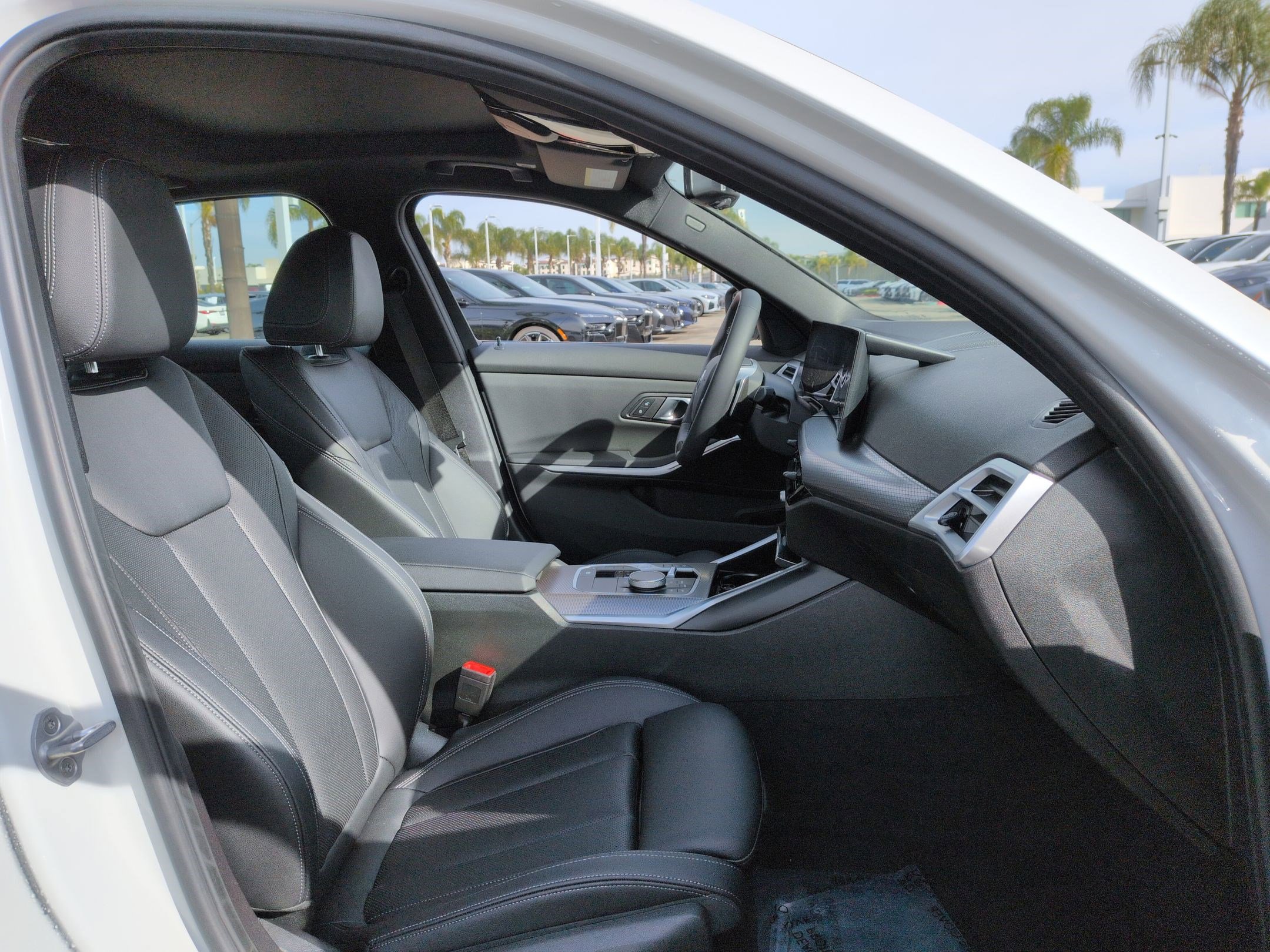 Used 2025 BMW 330i Sedan w/ Convenience Package RWD image 33