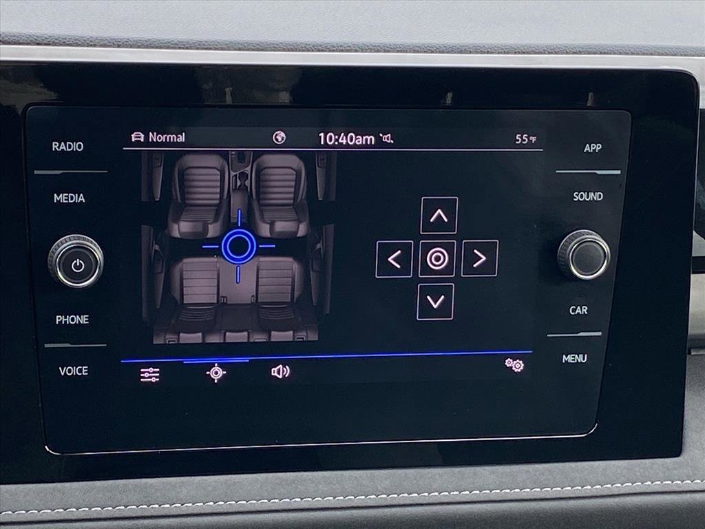 Used 2025 Volkswagen Taos SE image 9