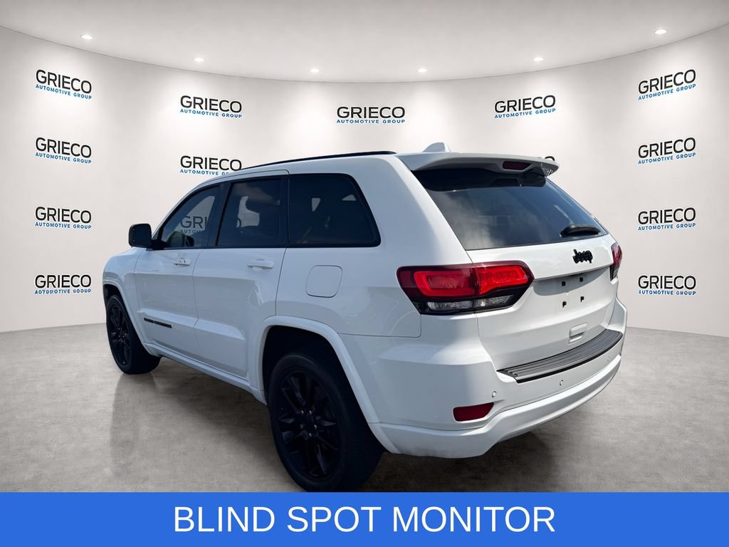 Used 2020 Jeep Grand Cherokee Altitude RWD image 4