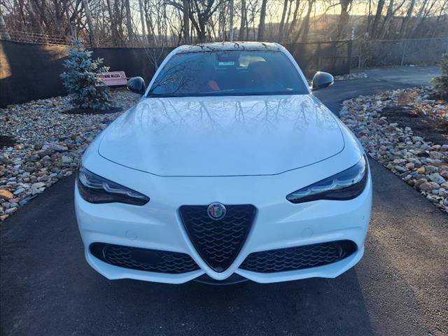 Used 2024 Alfa Romeo Giulia Veloce AWD/4WD image 8