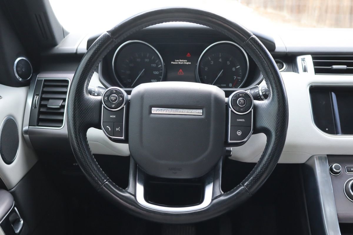 Used 2014 Land Rover Range Rover Sport HSE image 18