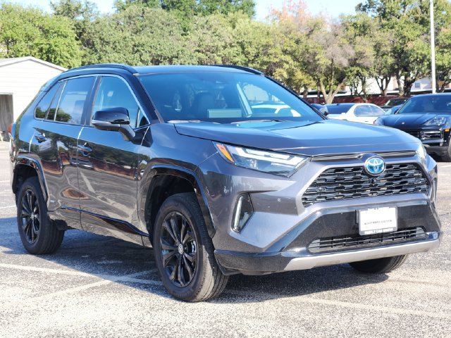 Used 2023 Toyota RAV4 XSE AWD/4WD image 2