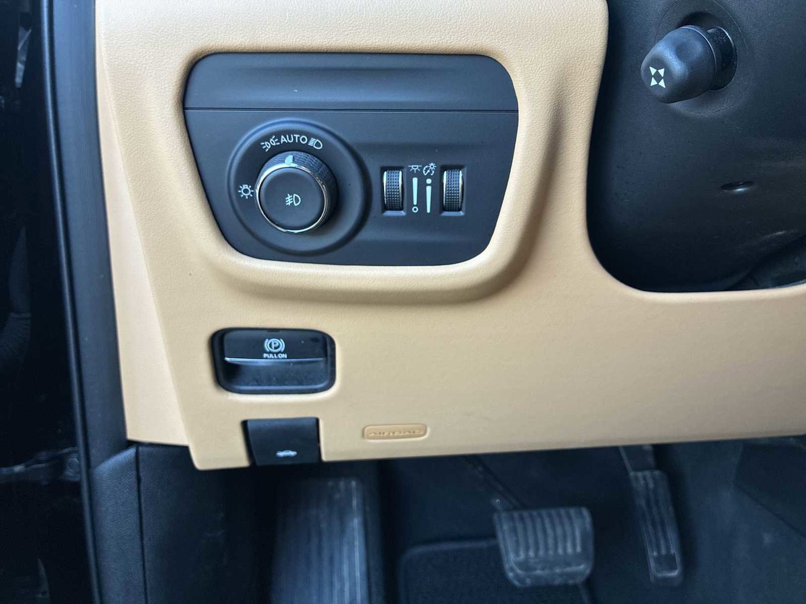 Used 2023 Jeep Grand Cherokee Summit image 18