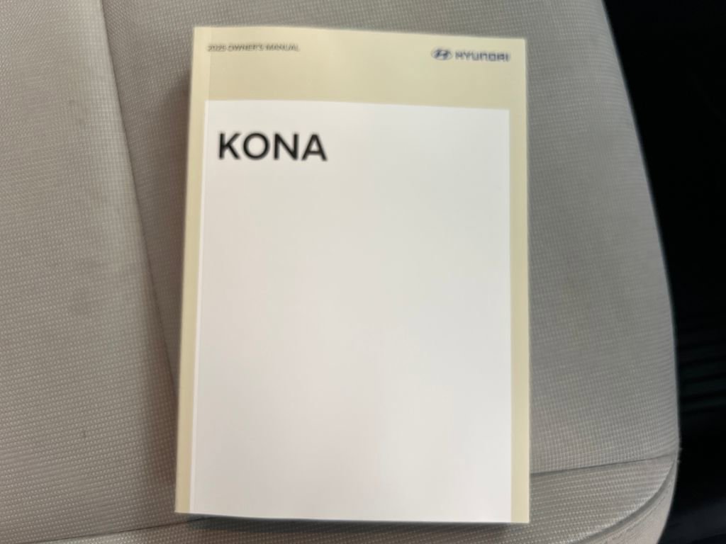 Used 2025 Hyundai Kona SEL image 28