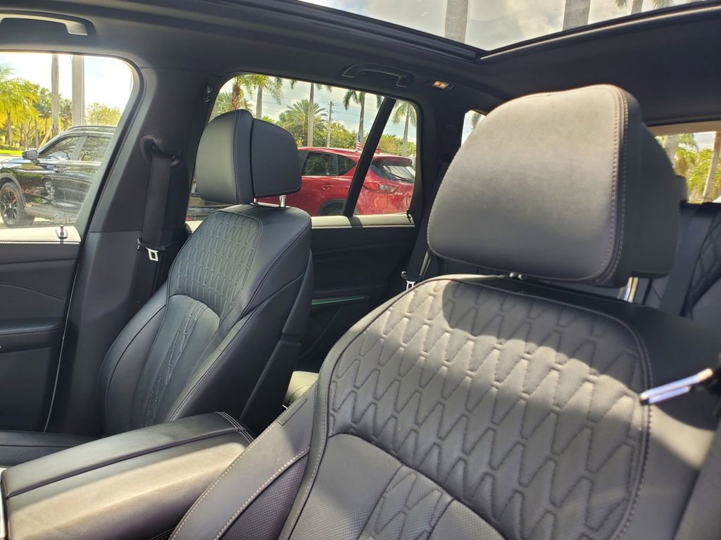 Used 2025 BMW X5 xDrive50e image 17