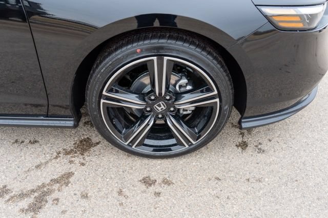 Used 2025 Honda Accord SE image 9