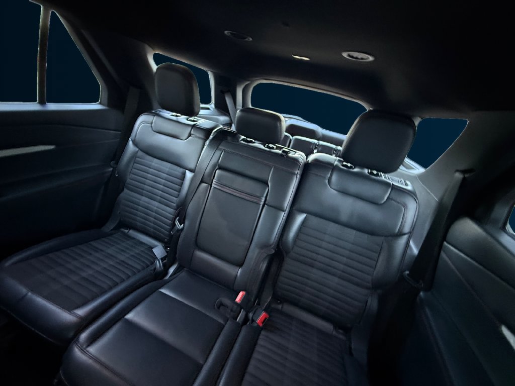 Used 2025 Ford Explorer ST-Line w/ ST-Line Street Pack AWD/4WD image 16