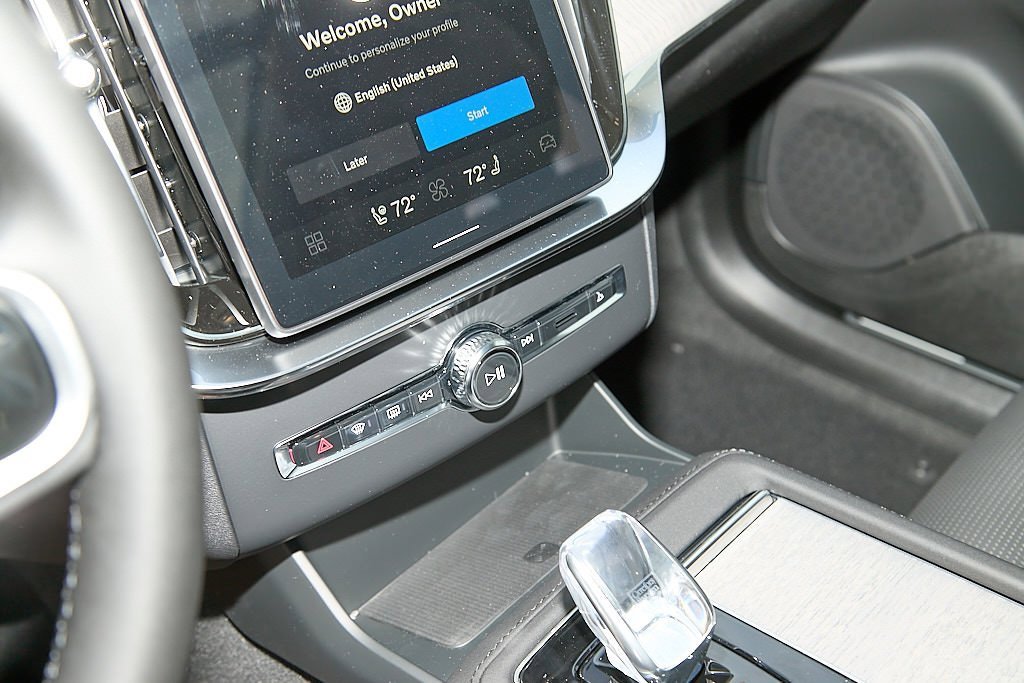 New 2026 Volvo XC90 B6 Ultra w/ Protection Package image 15